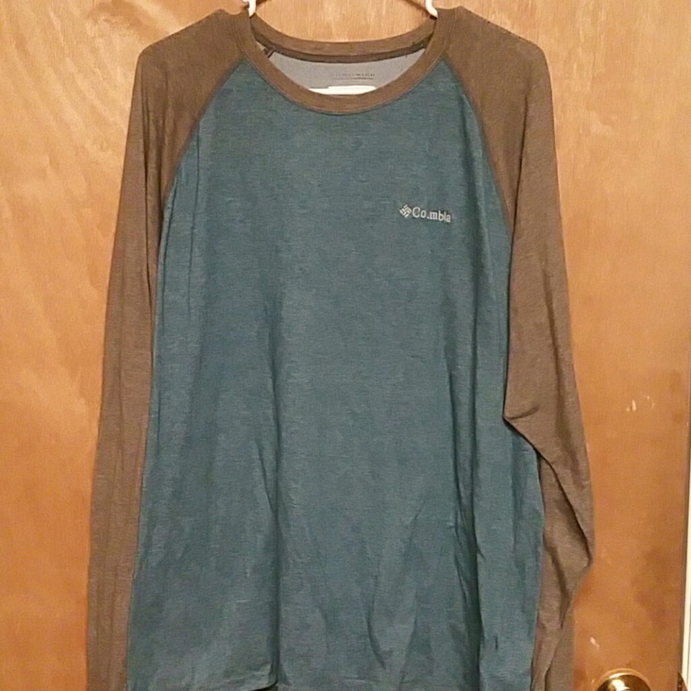 Columbia long sleeve shirt